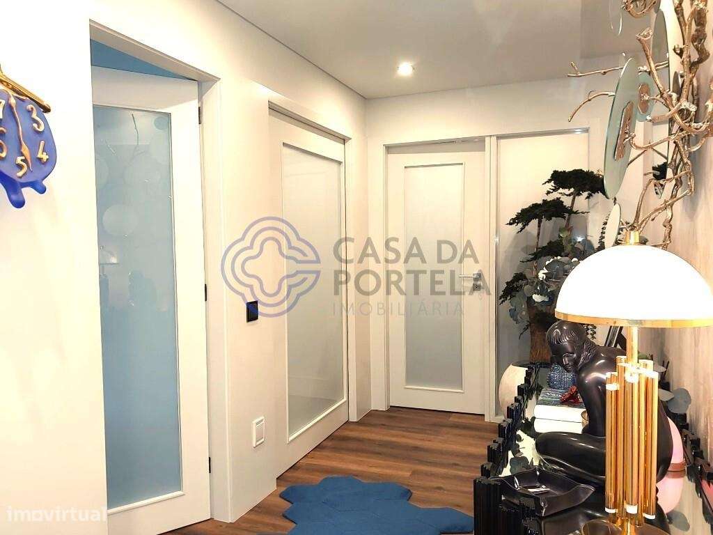 Luxuoso T2 +1 mobilado e equipado, garagem fechada, varandas, áreas ge - Grande imagem: 4/60