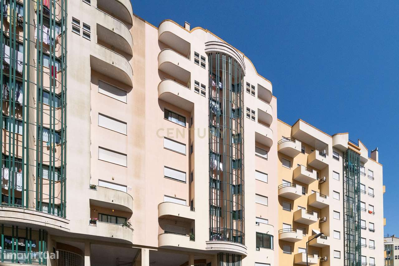 Apartamento T2 – Jardim da Radial, com 2 elevadores e arrecadação-19