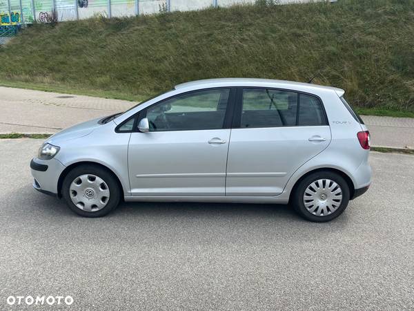 Volkswagen Golf Plus 1.6 FSI Comfortline - 4