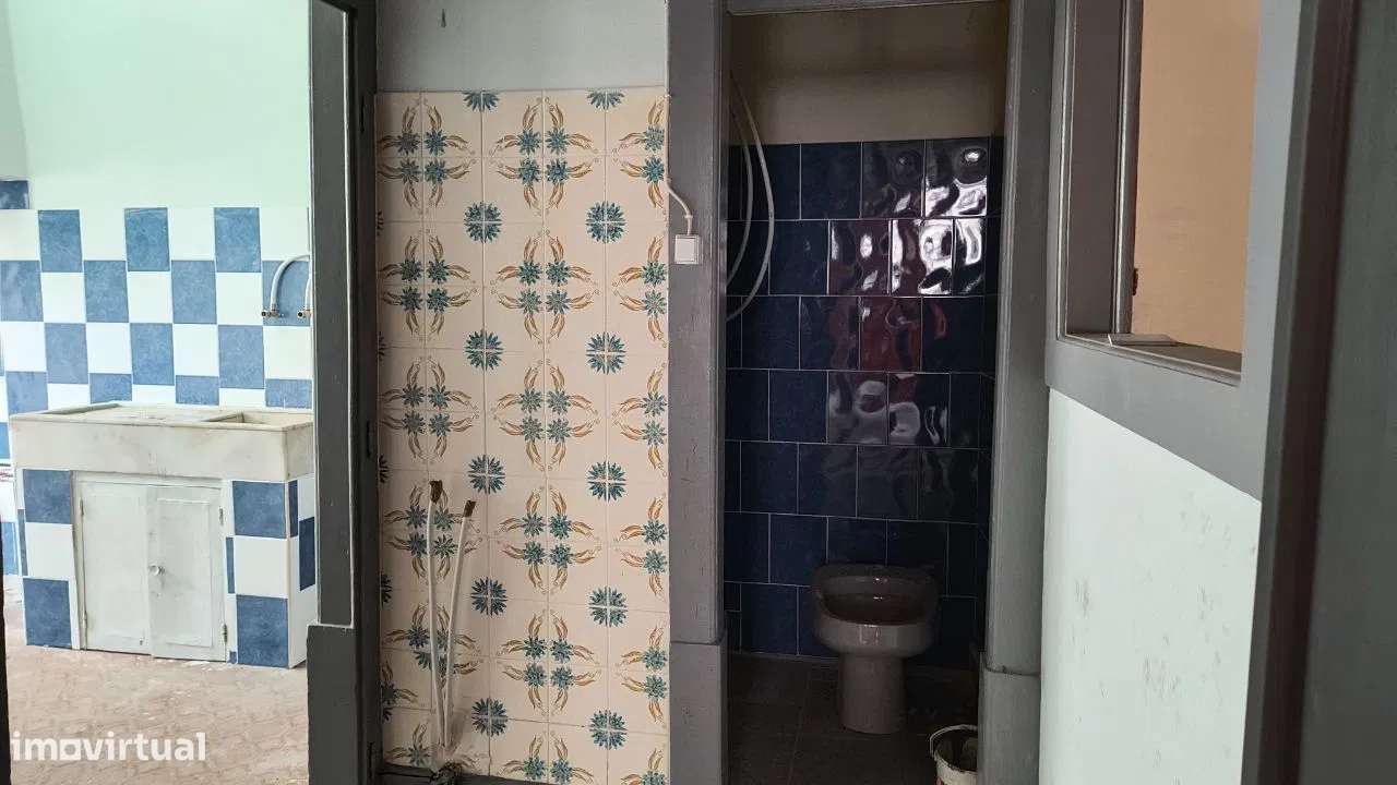 Prédio para Recuperar na Baixa de Coimbra-14