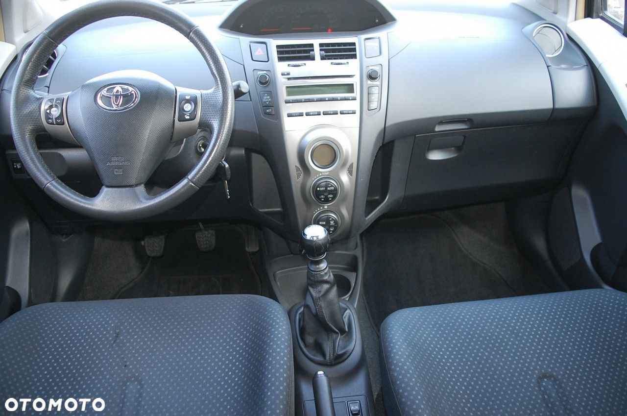 Toyota Yaris - 6