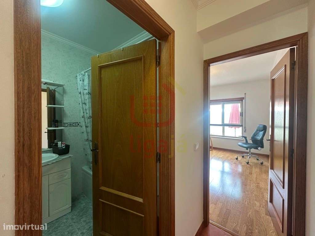 Apartamento T3 C/Terraço - Centro de Ourém!-10