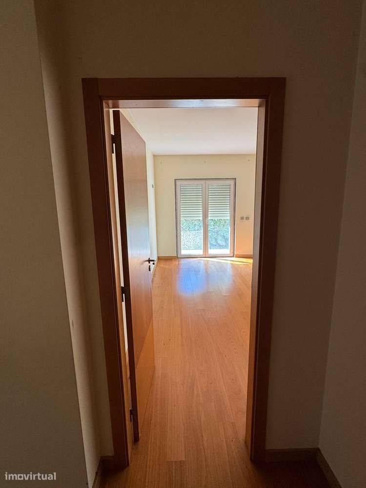 Moradia T5 com piscina, garagem e vista mar em Ericeira-36