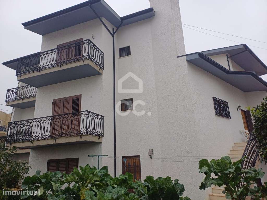 Moradia Bi-familiar T5+T2 em Palmeira, Santo Tirso-35