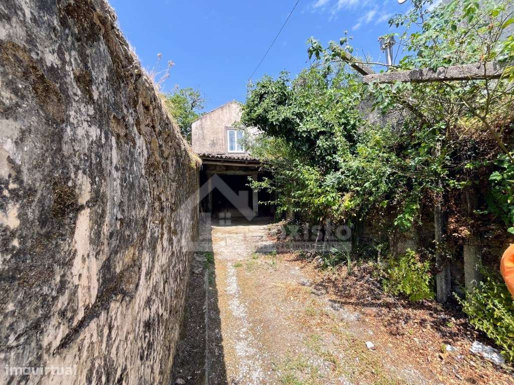 Moradia T1 pronta para reabilitar em Figueiró dos Vinhos-10