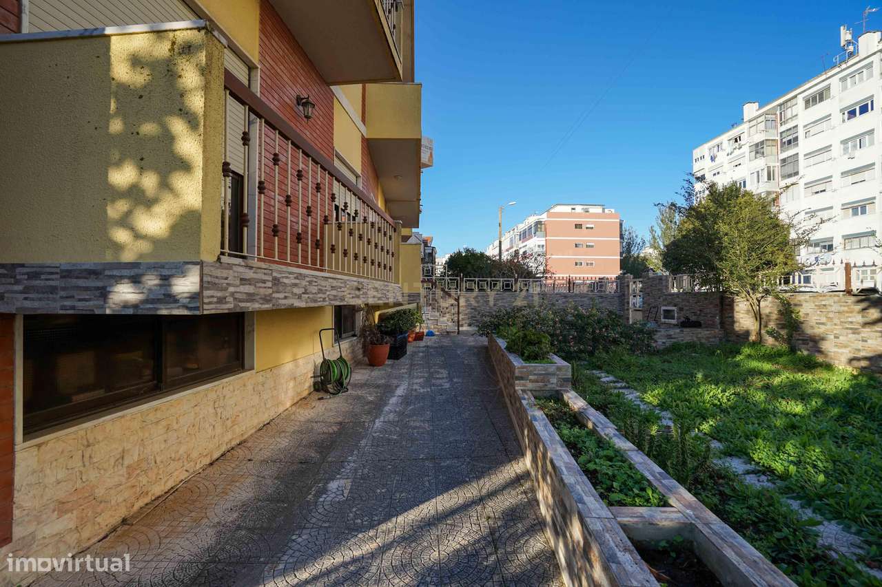 Moradia  T5 |Rio de Mouro com área bruta de construção 550m2, numa zon - Grande imagem: 4/60