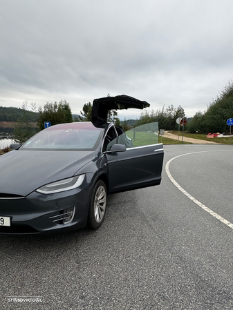 Tesla Model X 75D - 4