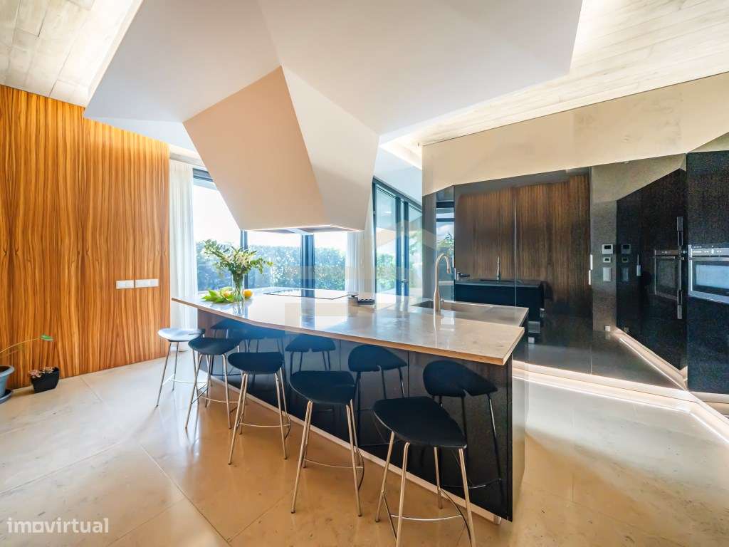 Exclusiva Moradia de Luxo com Design Contemporâneo-20