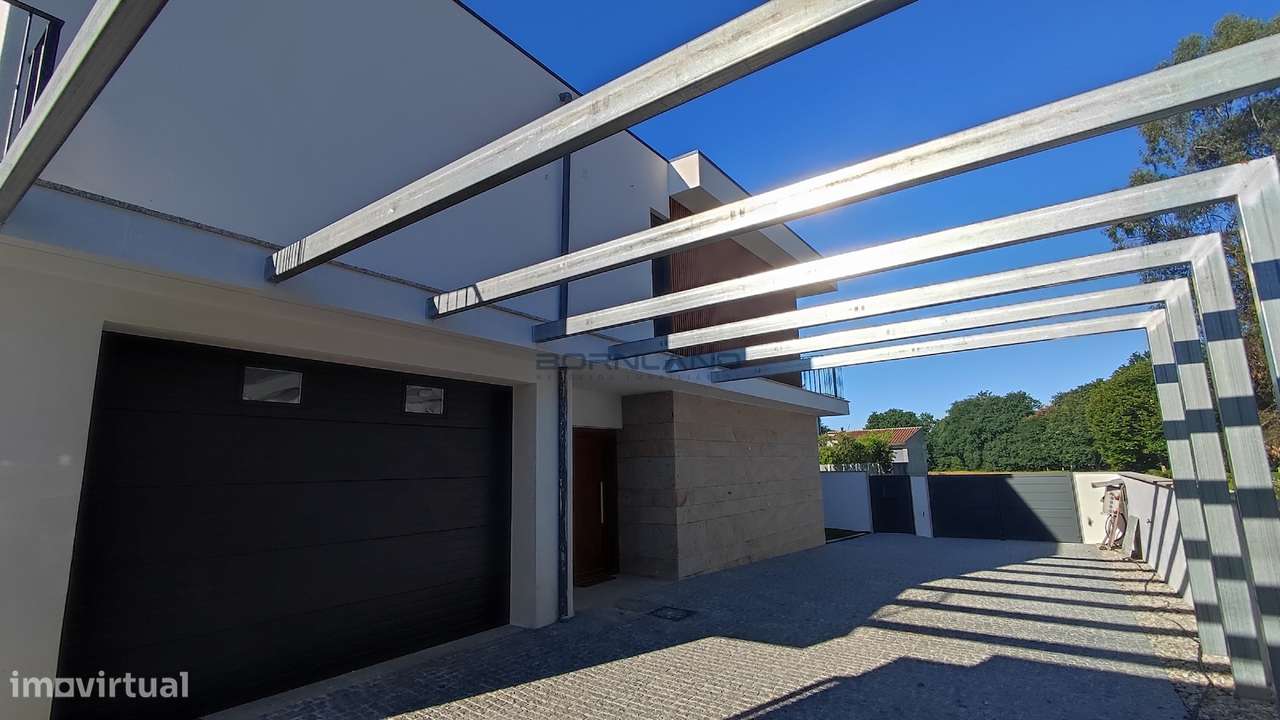 Moradia Geminada T4 - Pronta habitar-28