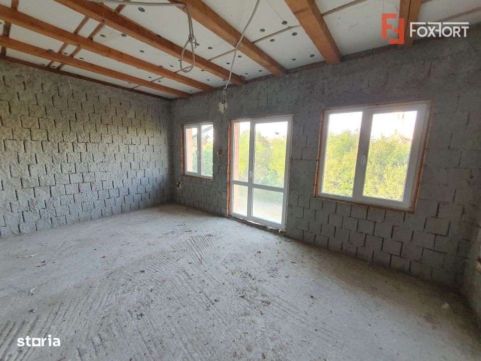 Casa individuala cu 5 camere si 2 bai, Central Jebel-16