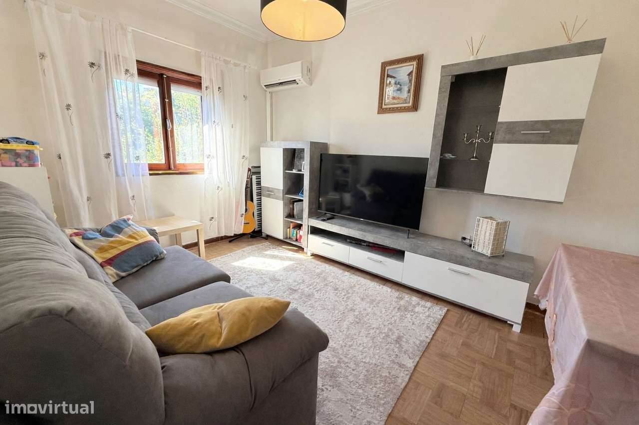 Moradia T3 | Box 2 Carros | Jardim | Exclusivo-5