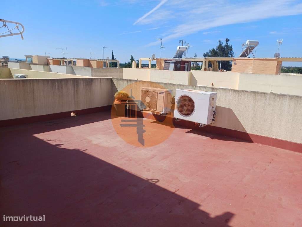 Andar de Moradia T2 , totalmente mobilado , com terraço amplo, Vist... - Grande imagem: 5/30