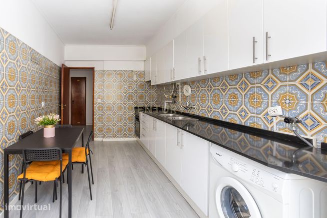 Apartamento T1+1 em Amadora com Elevador-1
