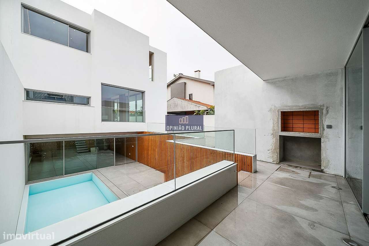 Espaçosa Moradia T4 com Escritório e Piscina - Pronta a Habitar - Grande imagem: 4/40