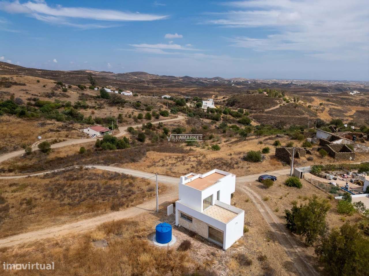 VILLA V3 composta por 2 andares com 435 m2 de terreno situada em Cotov-6