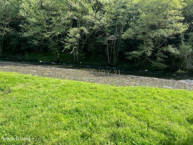 Moradia à Beira Rio – Oportunidade Única em Aldeia da Ana Viz-7