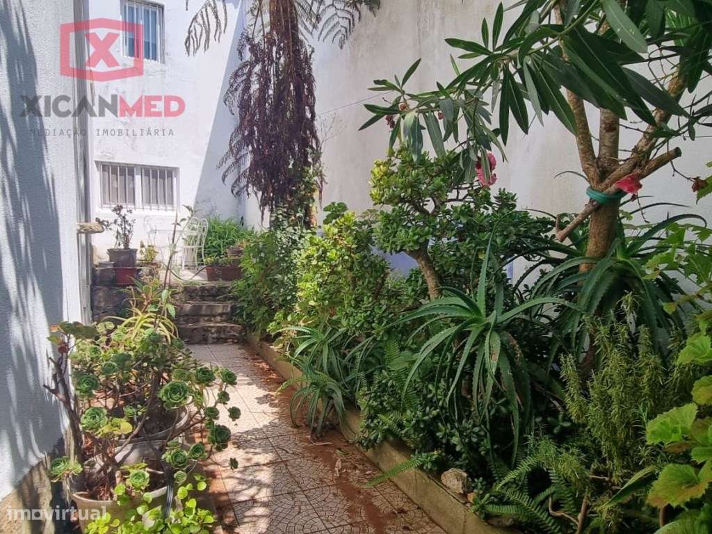 Casa no centro de Almoçageme-21