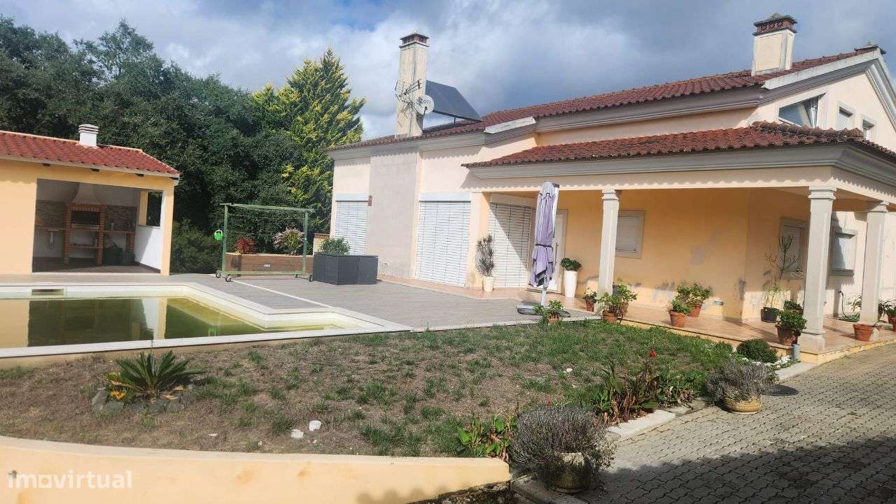 Moradia T5, ampla, vistosa, bem localizada, c/ piscina e ginásio. - Grande imagem: 5/60