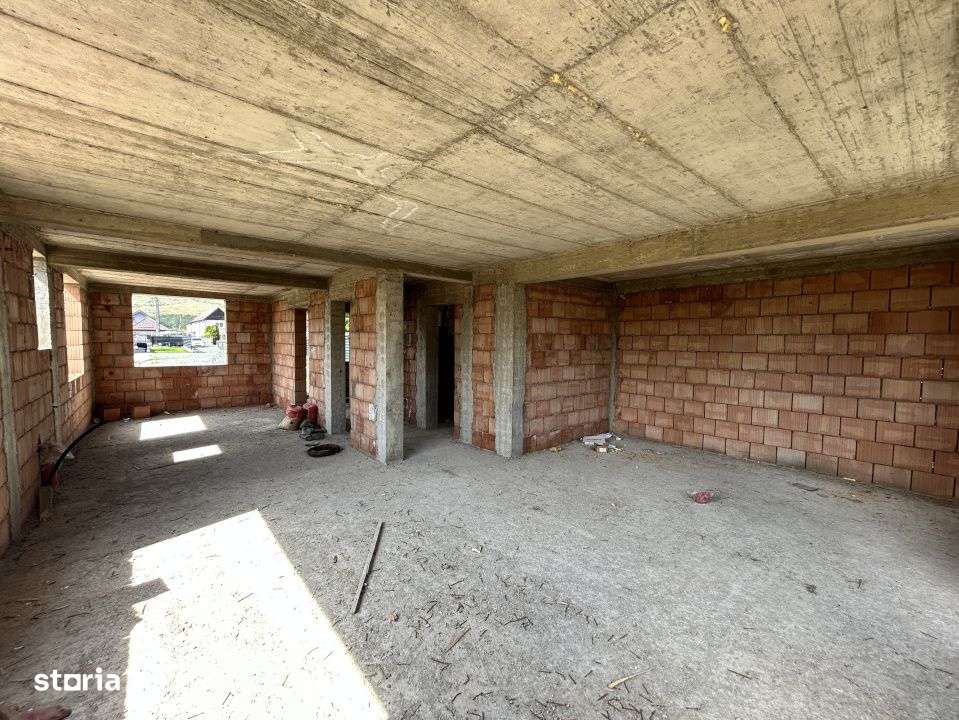 Casa individuala semifinisata 132mp utili plus 60mp terasa si 300 mp t - Imagine principală: 4/13