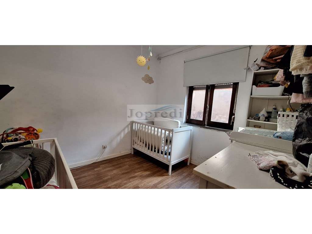 Moradia T2+1 com logradouro-12