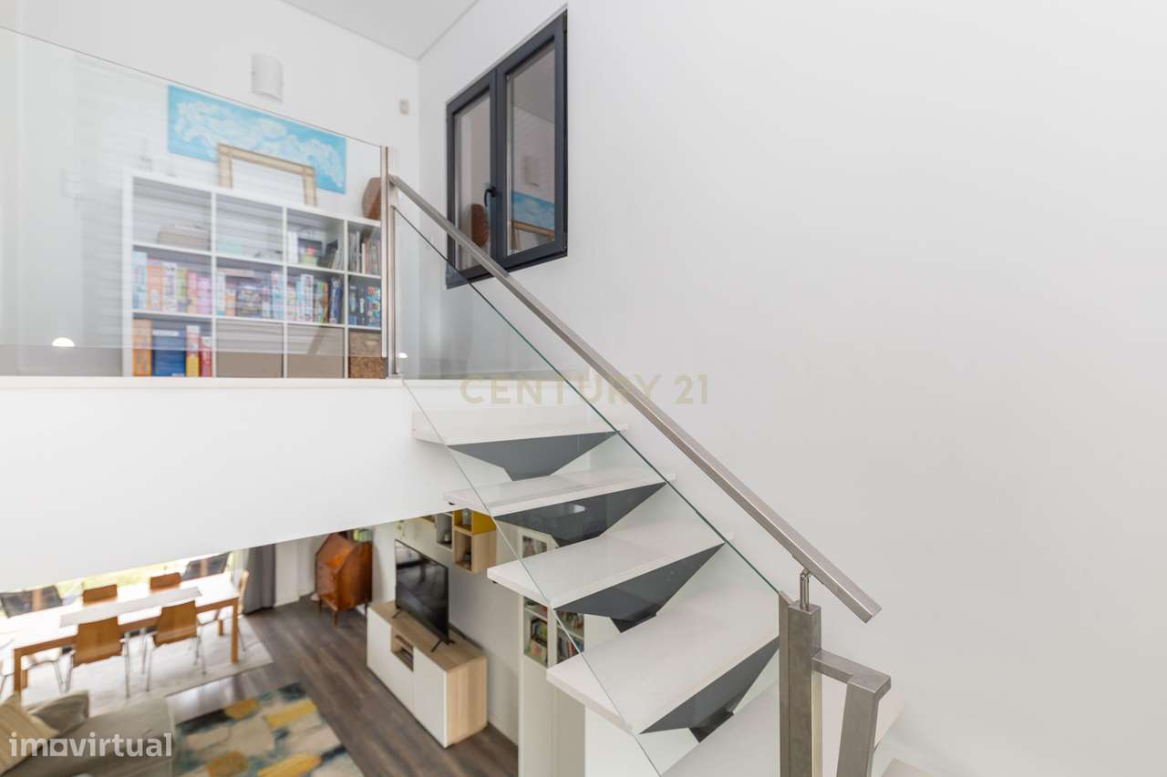 Moradia Isolada T4 de Prestígio – Bairro de São João, Sobreda-27