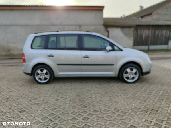 Volkswagen Touran - 5