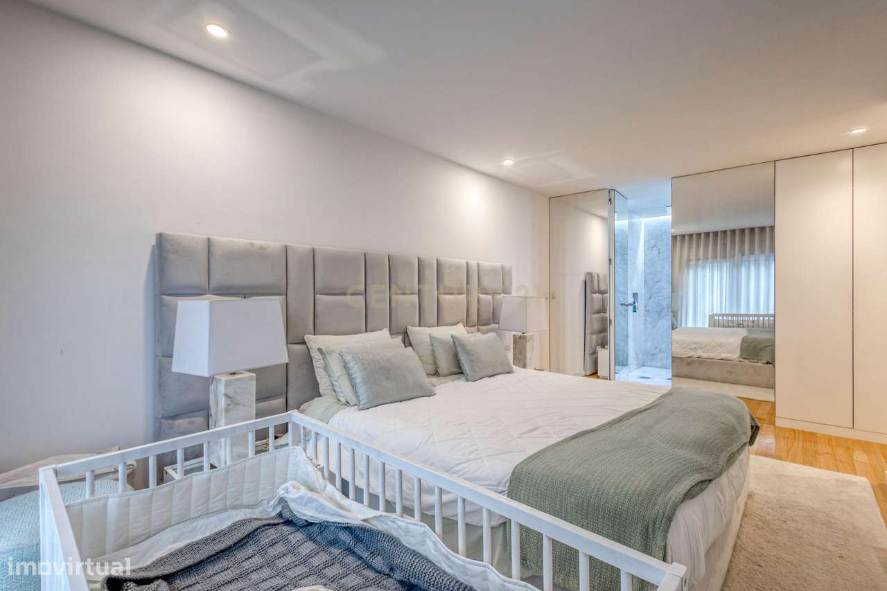 T3 Renovado com Terraço a 200m da Praia de Lavadores-19