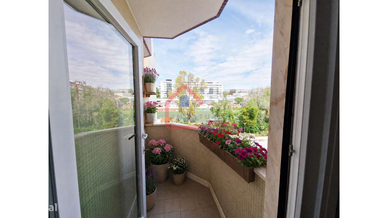 Apartamento T3 em Benfica-39