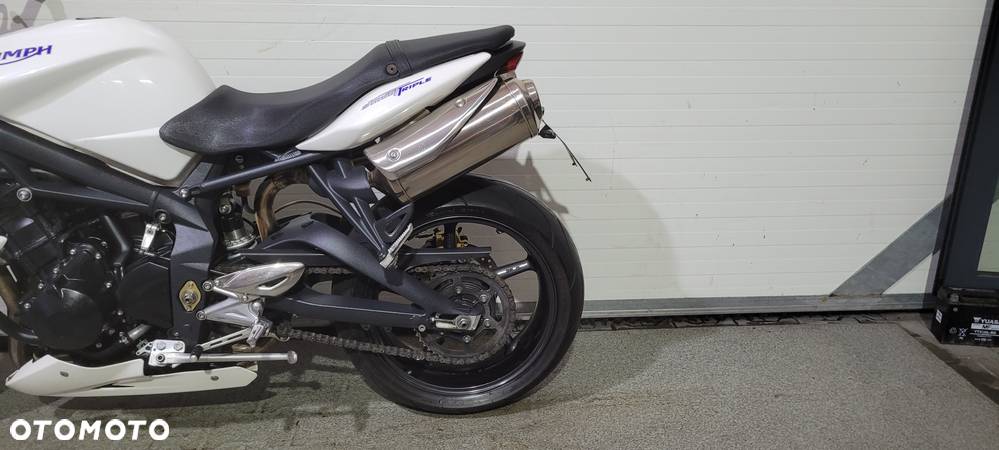 Triumph Street Triple - 12