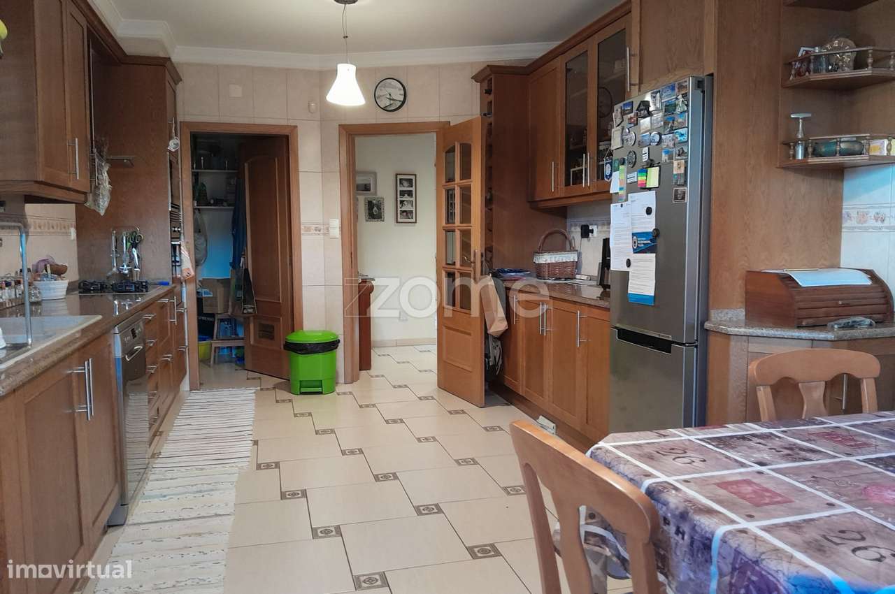 Moradia em banda com 5 quartos - Grande imagem: 4/30