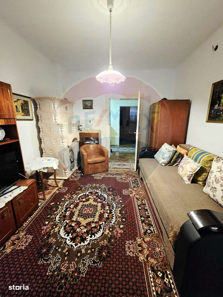 Casa cu 5 camere de vanzare in centrul orasului Talmaciu-3
