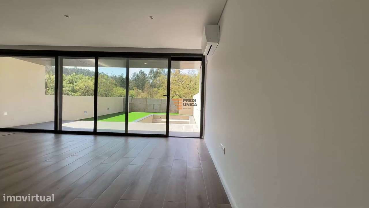 Moradia T3+1  Arquitetura Moderna Oferta ato escritura - Grande imagem: 5/34