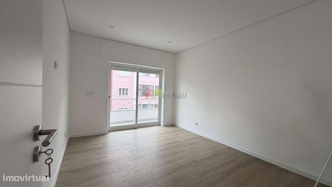 Apartamento T4 totalmente remodelado | Av. Afonso Henriques – Barreiro-15