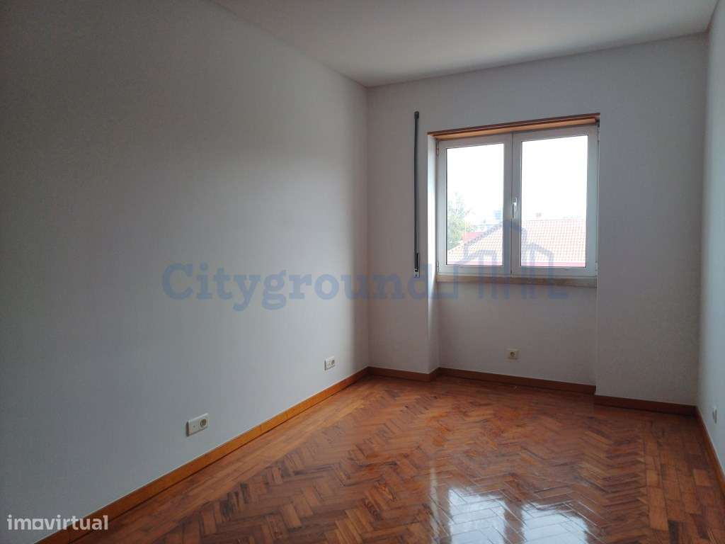 Excelente prédio renovado, de 10 fracções, em Benfica-14