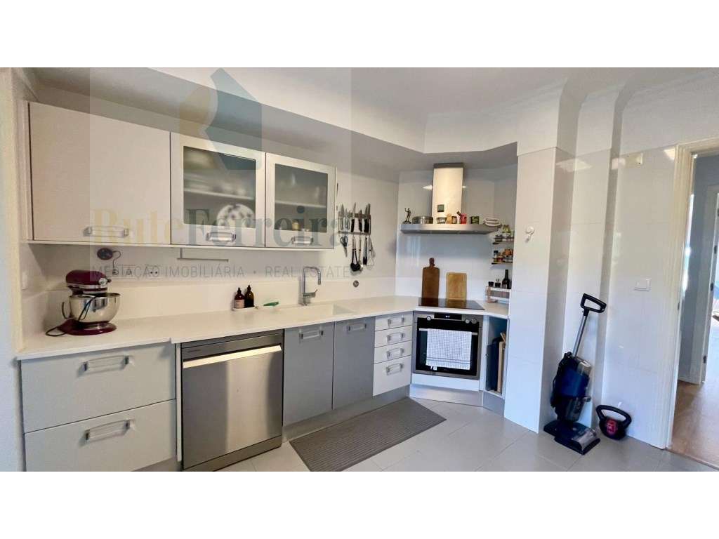 Apartamento T3 no Condomínio Campo Real !!-11