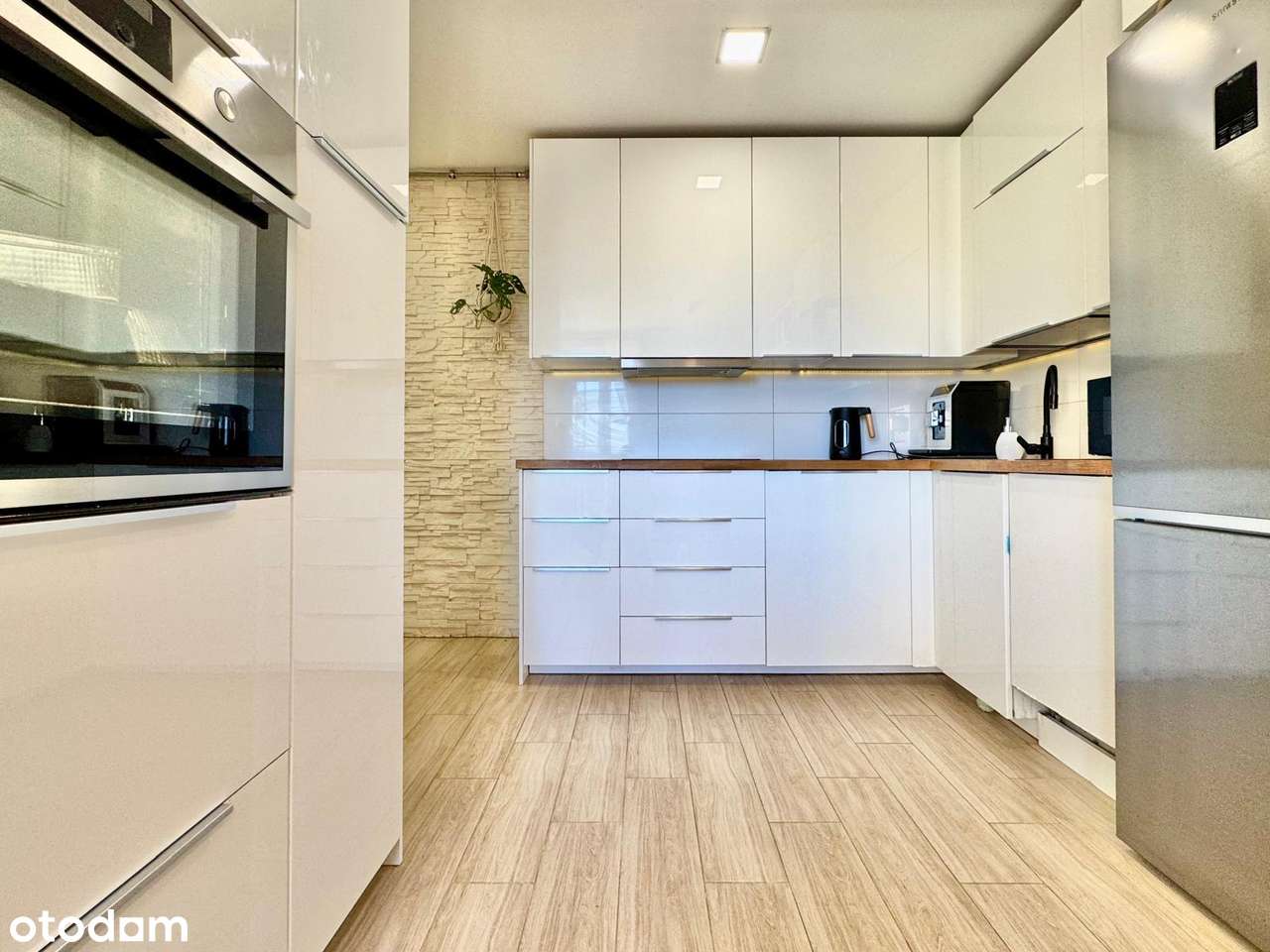 Bezpośrednio / 3 pokoje/ 45m / balkon / winda / pełne AGD / słoneczne-2