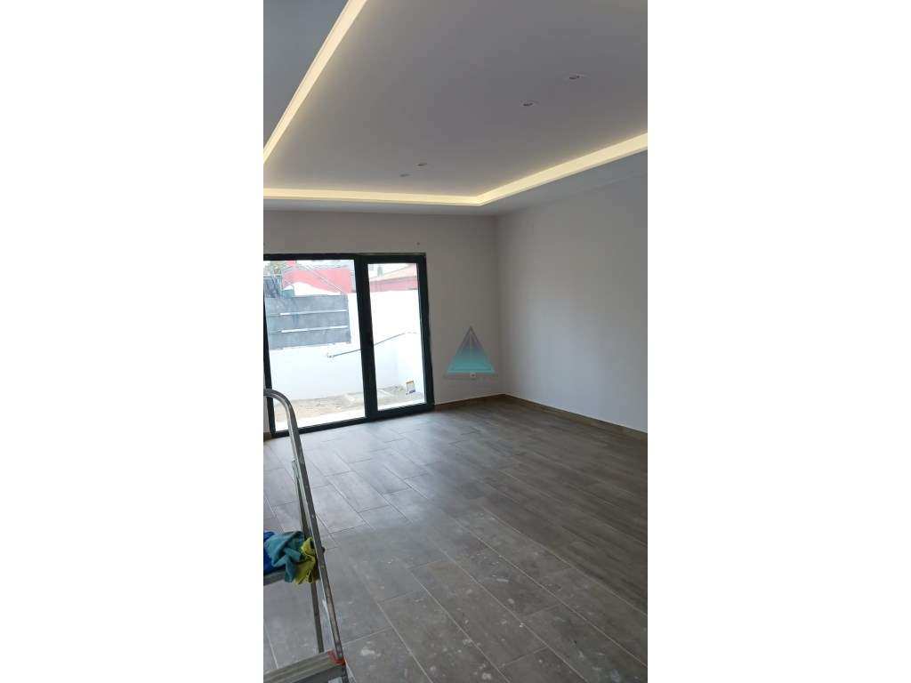 Moradia Geminada Quinta do Conde-5