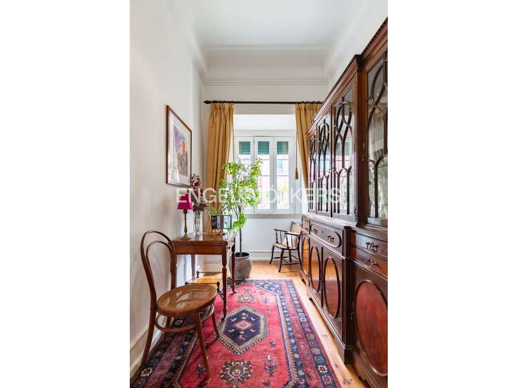 Elegante Apartamento T5 no Areeiro - Grande imagem: 4/26