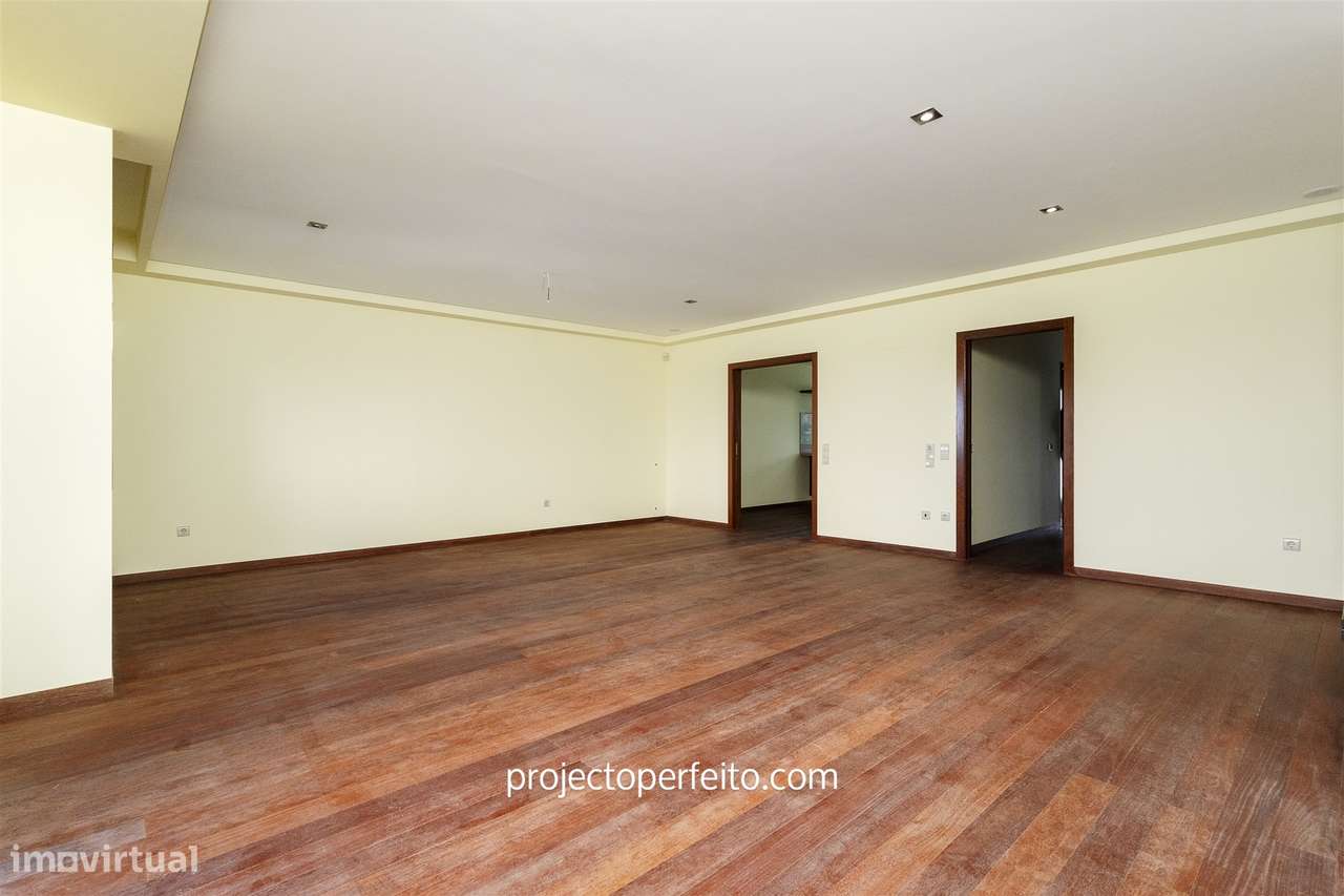 Moradia em Banda T4 Venda em Mafamude e Vilar do Paraíso,Vila Nova de - Grande imagem: 4/25