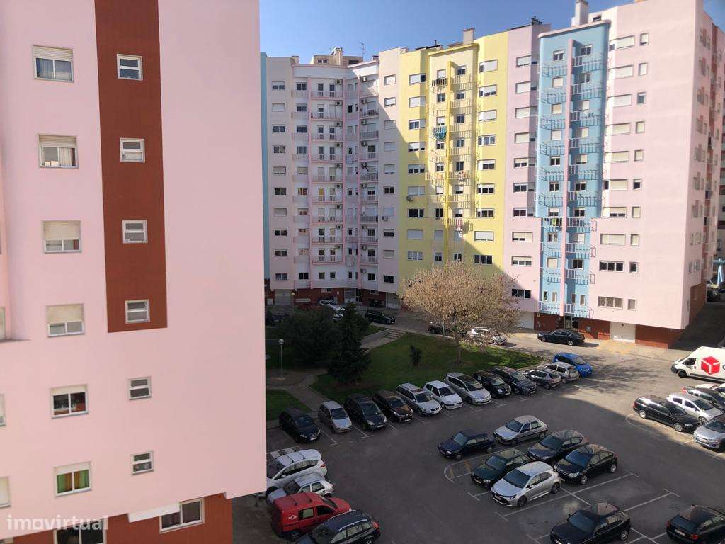 T2 com Suite e Arrecadação | Santa Marta do Pinhal - Corroios-7