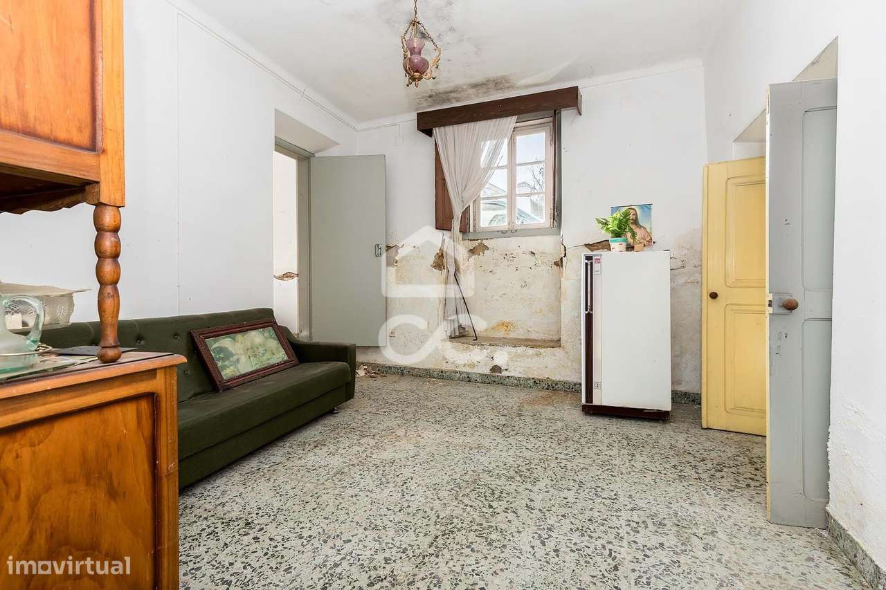 Moradia térrea c/ 311 m² de construção em lote de 1124 m² | Vila de Fr-9