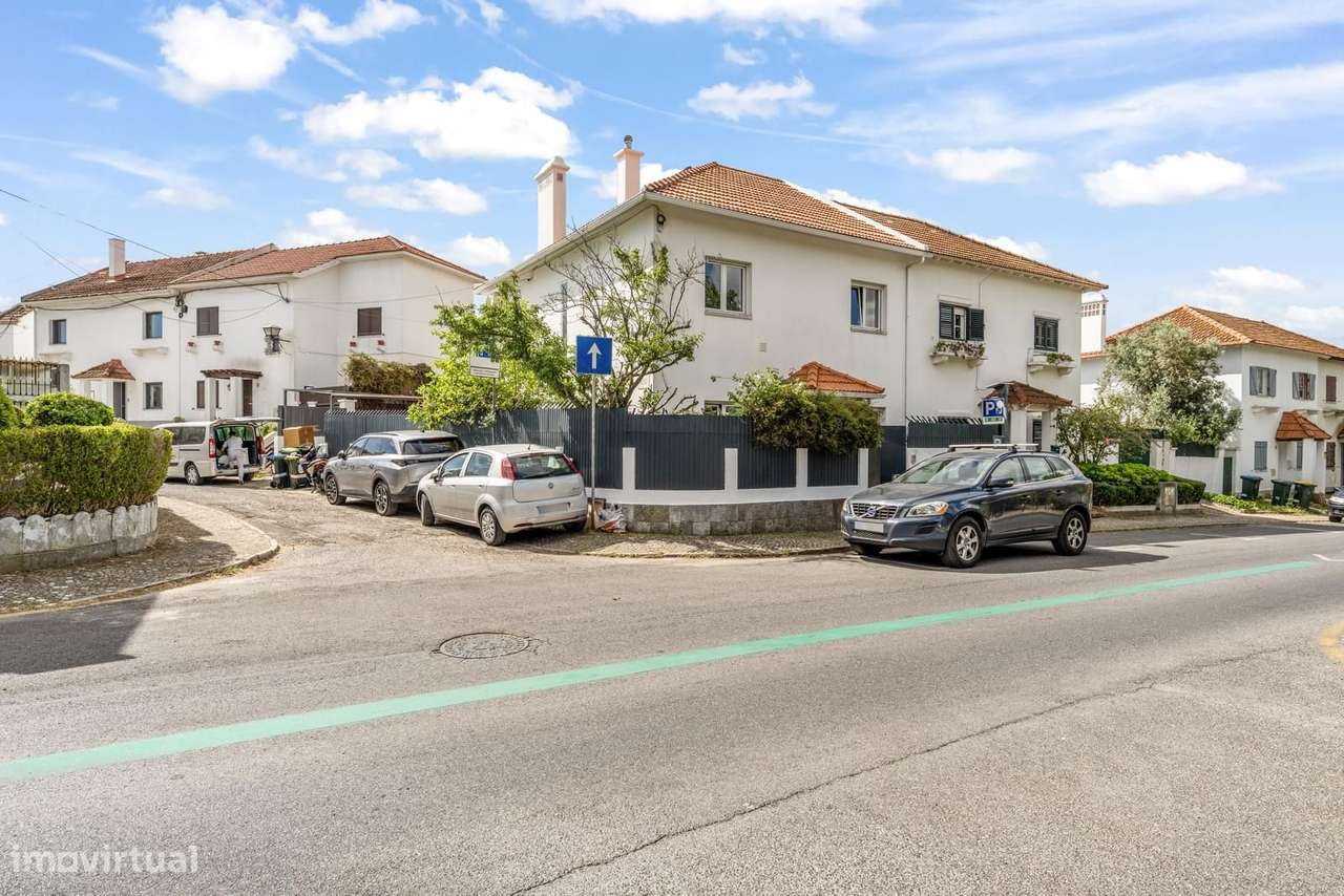 Moradia T4 com jardim, Encarnação, Lisboa-32