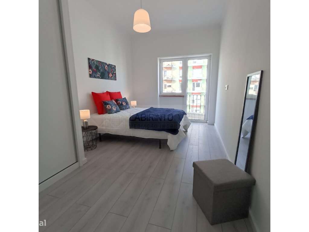 Vende-se magnifico T3 com varanda, em Benfica-5