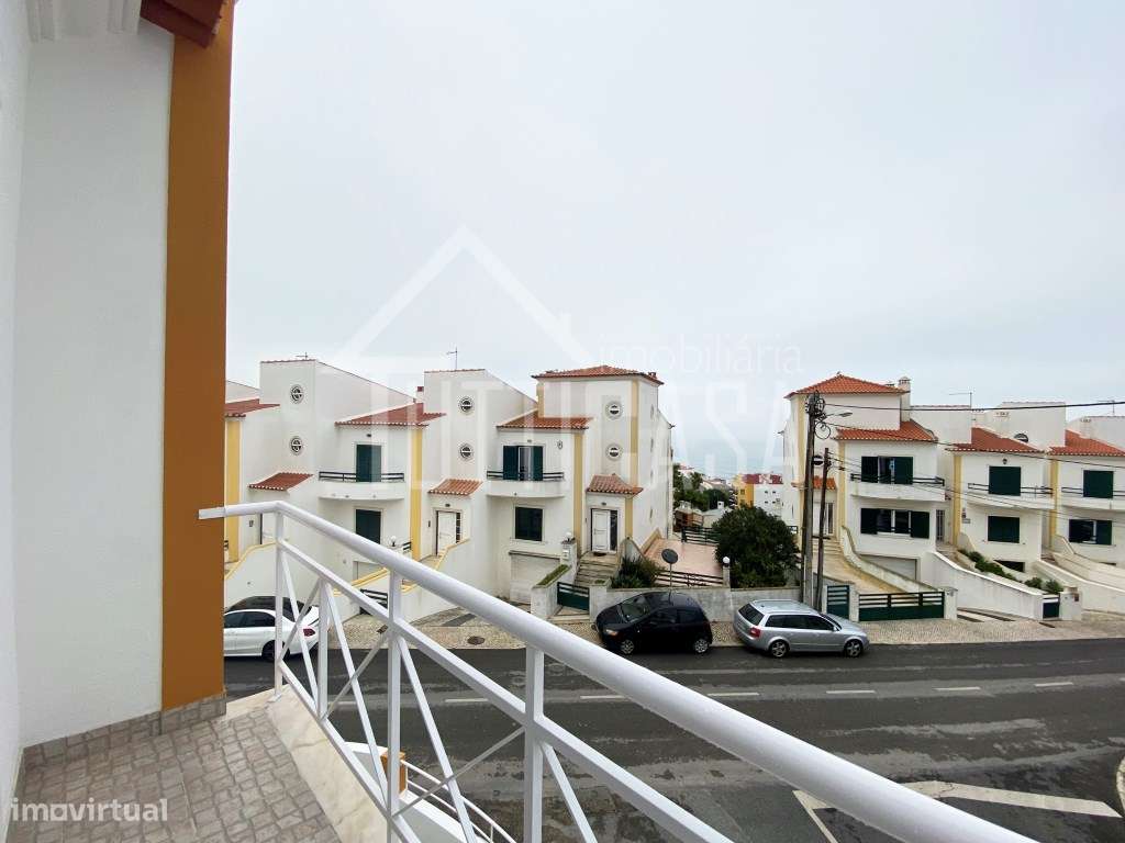Moradia V3+1 totalmente remodelada na Ericeira-7