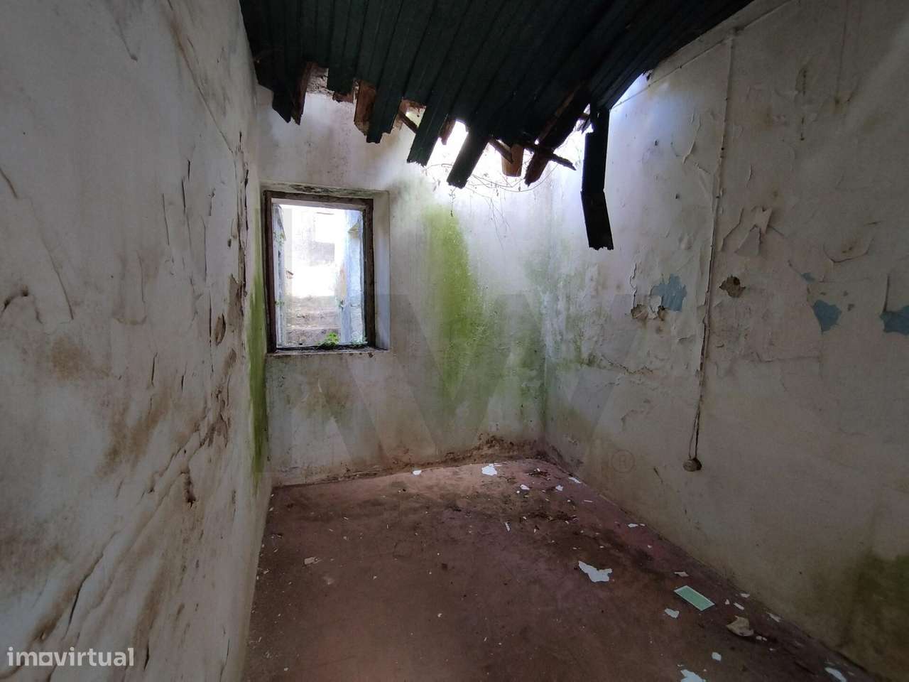 Moradia com Quintal para Renovação no Centro de Monchique - Grande imagem: 4/17