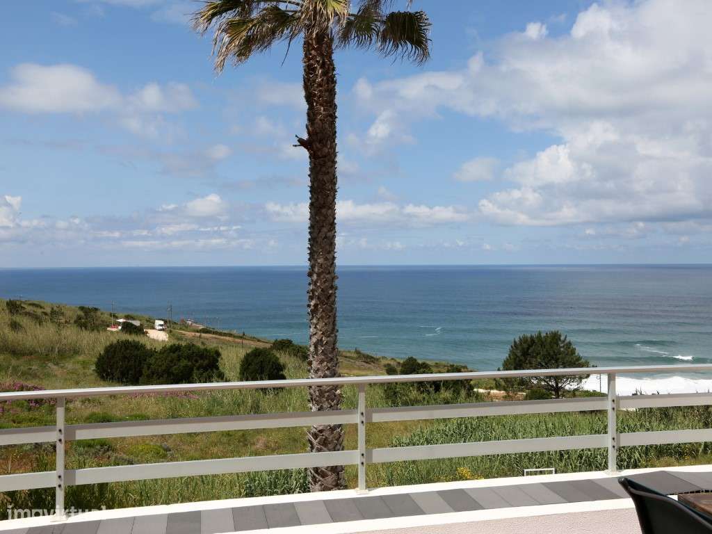 Moradia T3 em condomínio com piscina com a melhor vista para a Prai...-5
