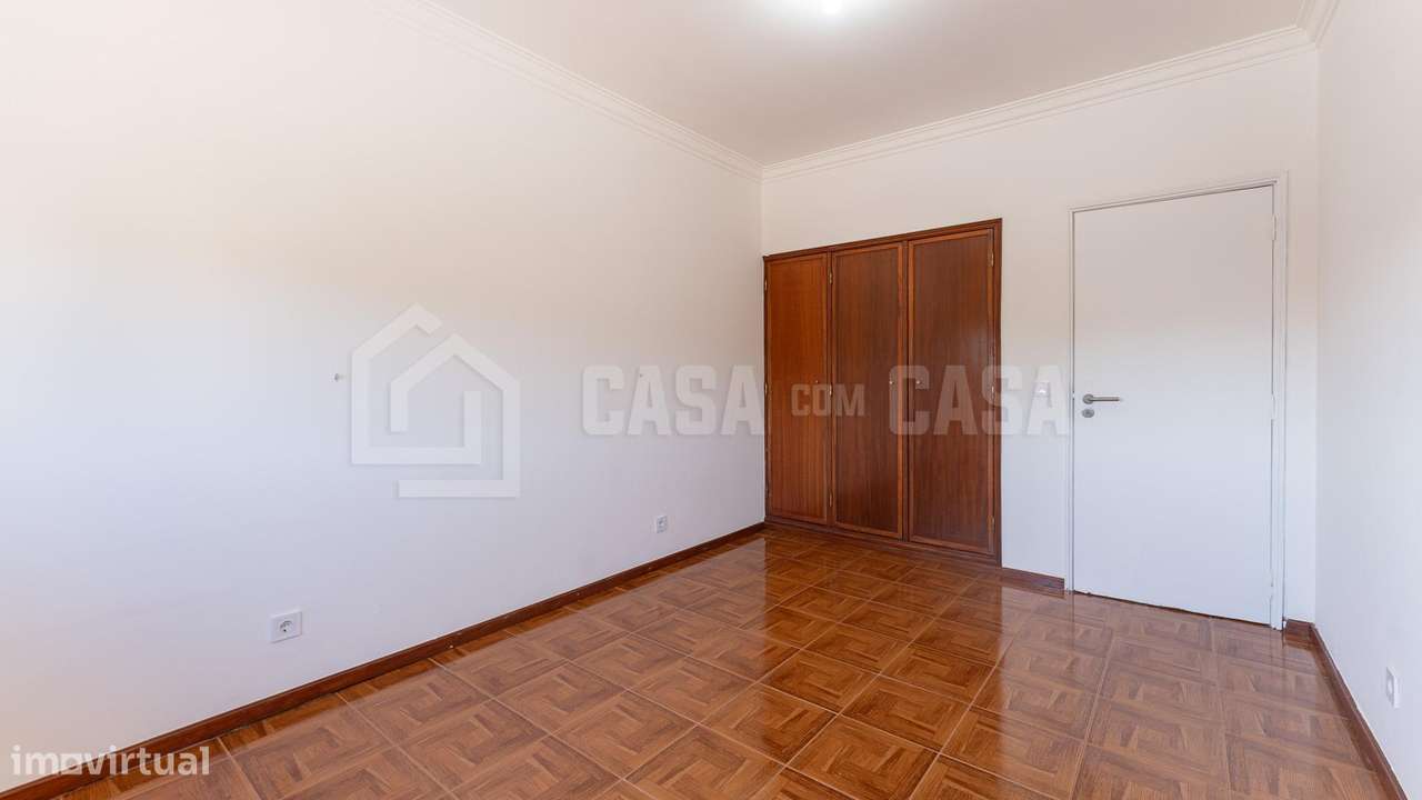 Apartamento T3 no Campo-10