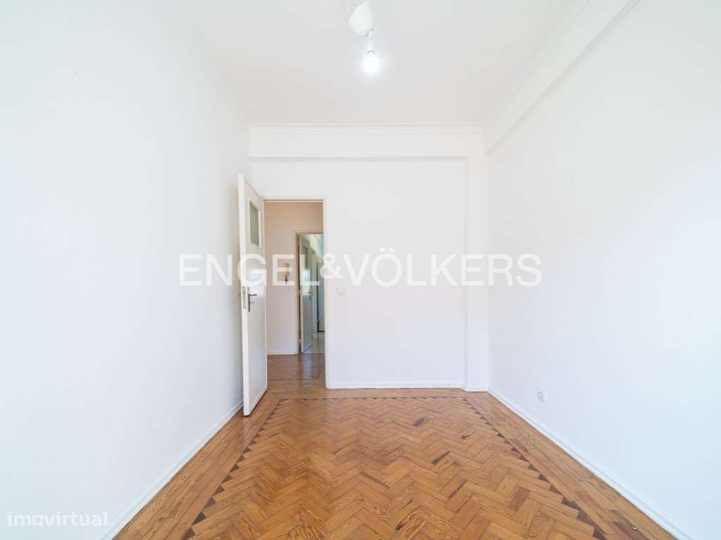 Luminoso apartamento com 4 quartos e varanda no Beato-8