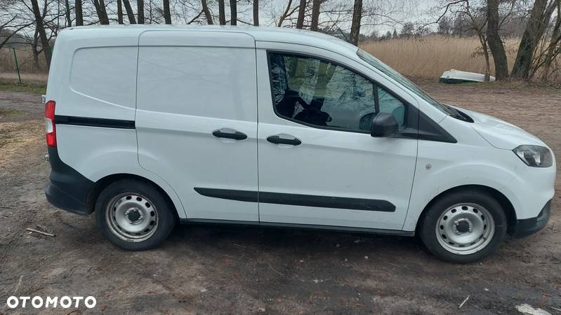 Ford Transit Courier - 3