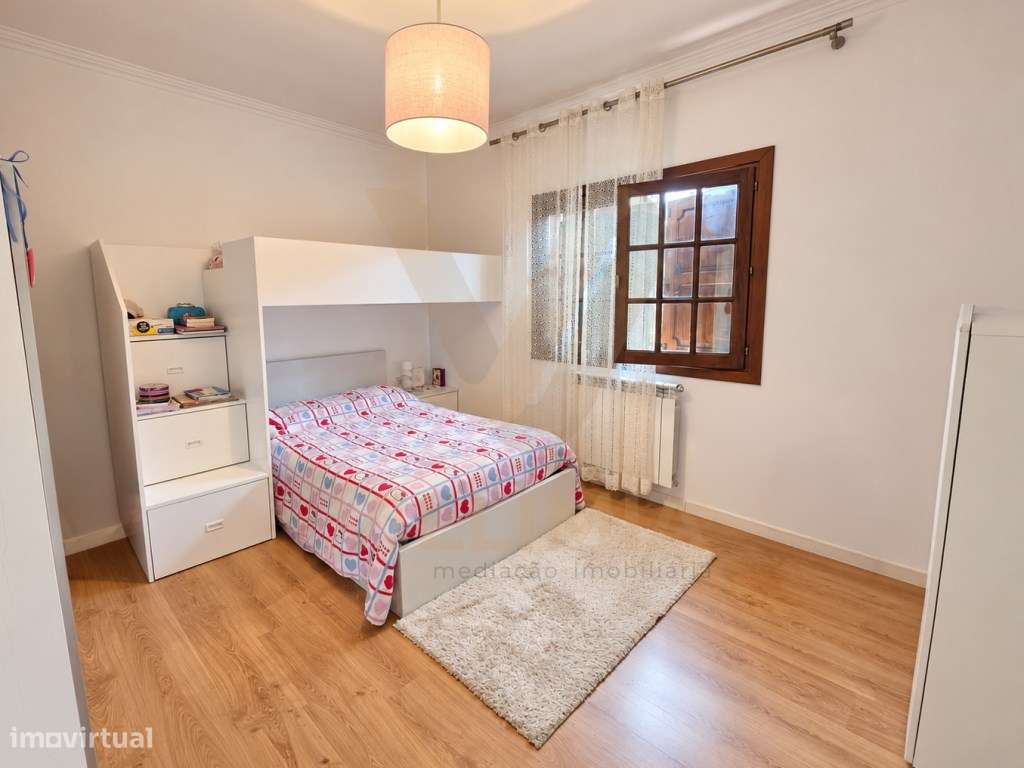 Moradia T4 c/ Jardim | Rebordões Santa Maria - Ponte de Lima-18